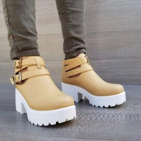Chunky Platform Cut out Ankle Boot NWT - Picture 2 of 10